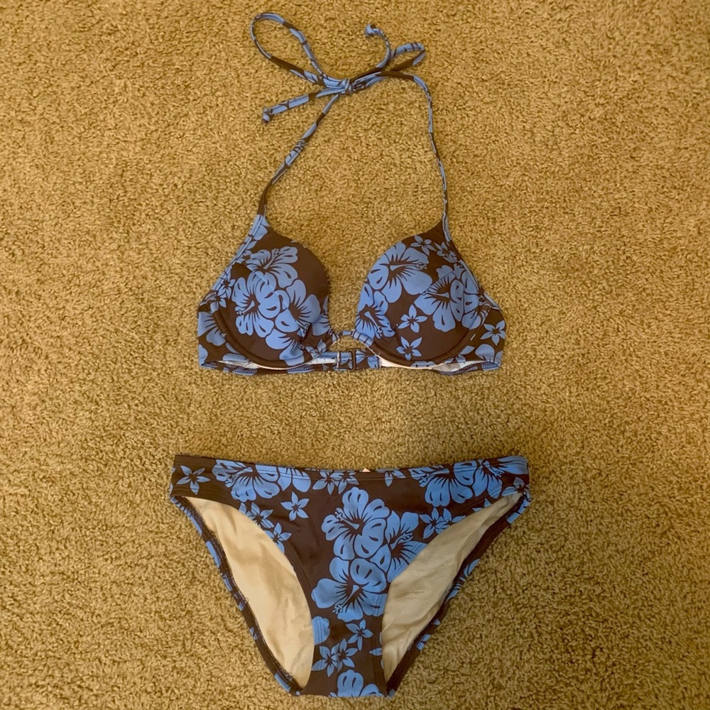 Beautiful vintage Victoria Secret bikini🤎💙